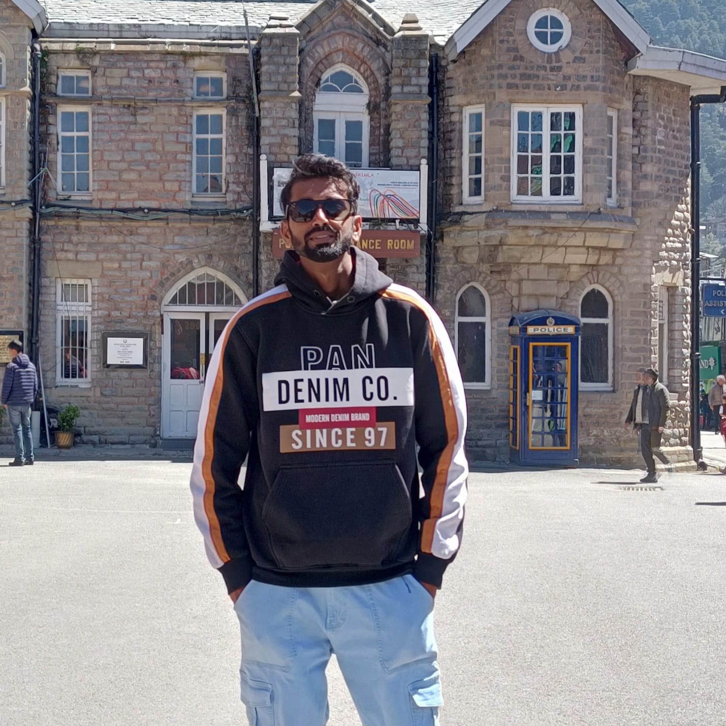 Anik Barat